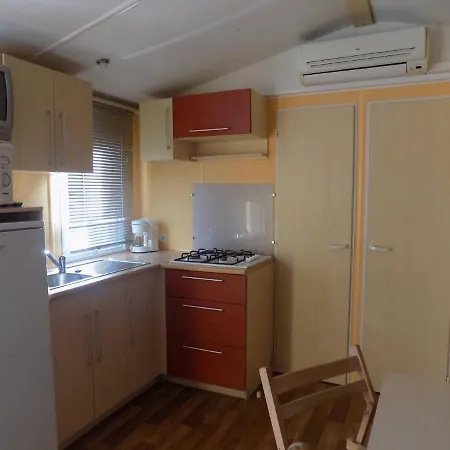 Natur Camping Bungalow T3 - 10 度假居 帕塔亚什